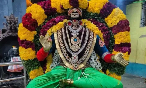 குறிஞ்சிப்பாடி அங்காளபரமேஸ்வரி அம்மன் கோவிலில் ஊஞ்சல் உற்சவம்