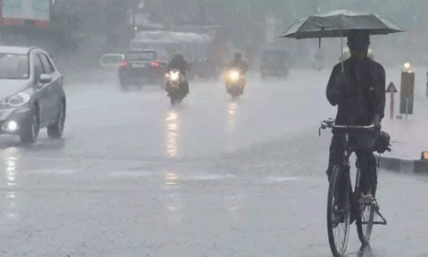 சென்னையில் விட்டு விட்டு பெய்யும் கனமழை - வாகன ஓட்டிகள் அவதி