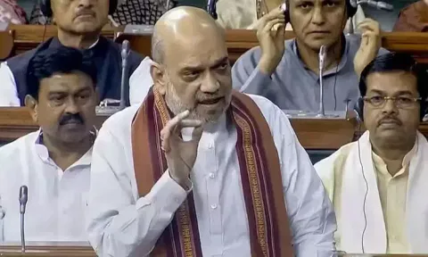 ஒரு நாட்டிற்கு இரண்டு கொடி, இரண்டு பிரதமர் எப்படி இருக்க முடியும்? மக்களவை விவாதத்தில் அமித் ஷா பேச்சு