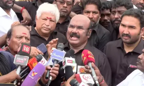 அமைச்சர் உதயநிதி ஸ்டாலின் பொறுப்பான முறையில் கருத்துகளை தெரிவிக்க வேண்டும் - ஜெயக்குமார் பேட்டி