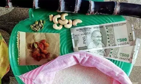 பொங்கலுக்கு குடும்ப அட்டைதாரர்களுக்கு தலா ரூ.1,000 ரொக்கத்துடன் பரிசு தொகுப்பு.? விரைவில் அதிகாரபூர்வ அறிவிப்பு