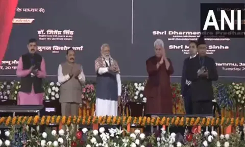 ஜம்முவில் ரூ.32 ஆயிரம் கோடி மதிப்பிலான திட்டப்பணிகளுக்கு அடிக்கல் நாட்டினார் பிரதமர் மோடி