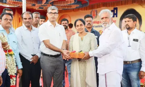 கிளாம்பாக்கம் பேருந்து முனையத்தில் ஆகாய நடைமேடை அமைக்கும் பணி; அமைச்சர் சேகர்பாபு தொடங்கி வைத்தார்