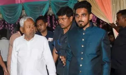 பாட்னாவில் நிதிஷ்குமாரின் கட்சி நிர்வாகி சுட்டுக்கொலை