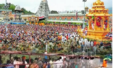 திருப்பதியில் அலைமோதும் கூட்டம்- 24 மணிநேரம் காத்திருந்து பக்தர்கள் தரிசனம்