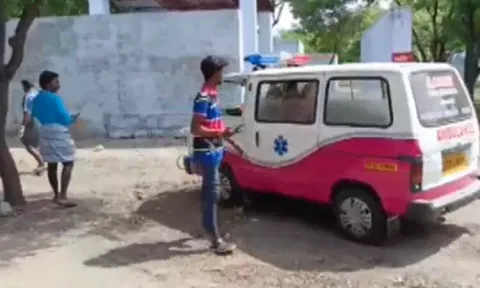 சிவகாசி அருகே பட்டாசு ஆலையில் வெடிவிபத்து : 2 பேர் பலி