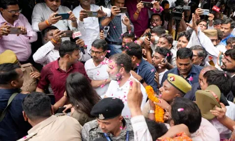 அவதூறு வழக்கில் ராகுல் காந்தி நேரில் ஆஜர்