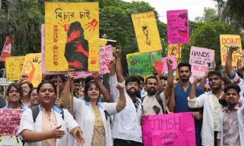 பெண் டாக்டர் பலாத்கார வழக்கு; டைரி பற்றி பெற்றோர் கூறியது என்ன?