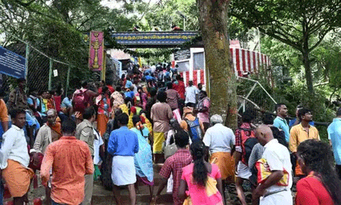 ஆவணி மாத பிரதோஷம் - சதுரகிரியில் குவிந்த பக்தர்கள்