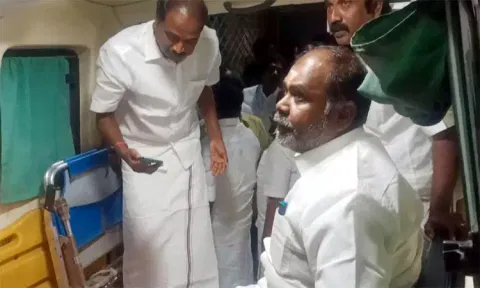 அதிமுக முன்னாள் அமைச்சர் ஆர்.பி.உதயகுமாரை தாக்க முயற்சி?