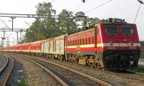 சிலம்பு எக்ஸ்பிரஸ் ரெயிலில் கூடுதல் பெட்டிகள் இணைப்பு - பயணிகள் மகிழ்ச்சி