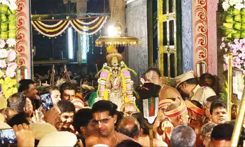 வைகுண்ட ஏகாதசி விழா: ஸ்ரீரங்கம் ரெங்கநாதர் கோவிலில் 20 லட்சம் பக்தர்கள் தரிசனம்