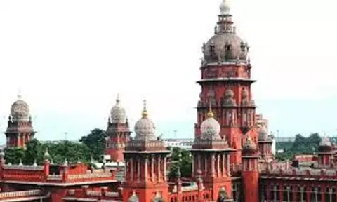 குற்றம்சாட்டப்பட்டவர்கள் வழுக்கி விழும் நிலையில் காவல் நிலைய கழிவறைகள் மட்டும் உள்ளதா? - ஐகோர்ட் கேள்வி