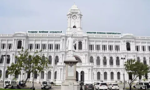 சென்னை மாநகரில் விளம்பர பலகைகள் அமைக்க புதிய டிஜிட்டல் நடைமுறை: ஆணையர் தகவல்