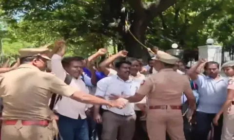சென்னை டிபிஐ வளாகத்தில் பகுதிநேர ஆசிரியர்கள் தொடர் போராட்டம் - கைது