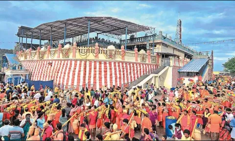 திருத்தணி முருகன் கோவிலில் கோலாகலமாக நடைபெற்ற ஆடி கிருத்திகை விழா