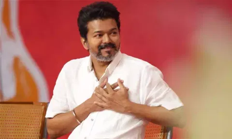 அறிவு தீபம் ஏற்றி, அறியாமை இருளை நீக்குபவர்கள் - விஜய் ஆசிரியர் தின வாழ்த்து