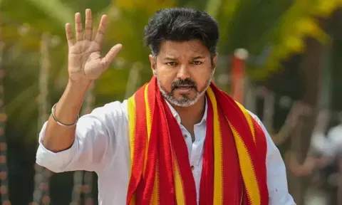 பரபரக்கும் அரசியல் களம்: நாகை பிரசாரத்திற்கு புறப்பட்டார் விஜய்
