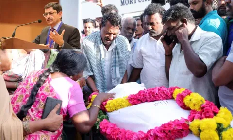 கரூர் கூட்ட நெரிசல்: தமிழக அரசிடம் அறிக்கை கேட்ட கவர்னர்