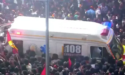 கரூர் கூட்ட நெரிசலில் சிக்கி காயமடைந்த 51 பேர் வீடு திரும்பினர்