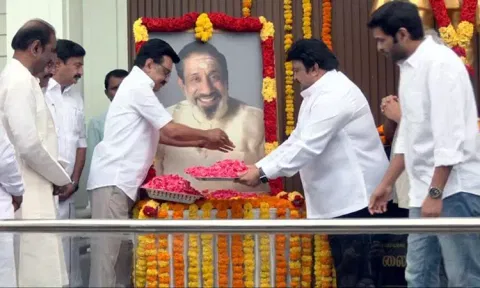98-வது பிறந்தநாள்: நடிகர் சிவாஜி கணேசன் மணிமண்டபத்தில் முதல்-அமைச்சர் மு.க.ஸ்டாலின் மரியாதை