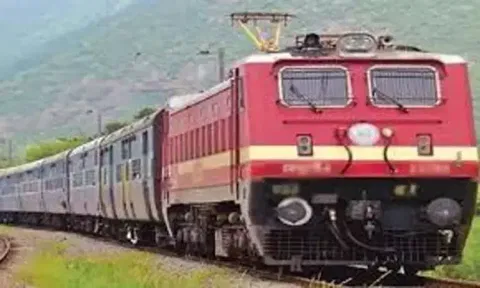 நெல்லை - திருச்செந்தூர் இடையே இன்றும், நாளையும் சிறப்பு ரெயில் இயக்கம்