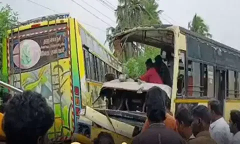 மன்னார்குடியில் பேருந்துகள் நேருக்கு நேர் மோதி விபத்து: 20-க்கும் மேற்பட்டோர் காயம்