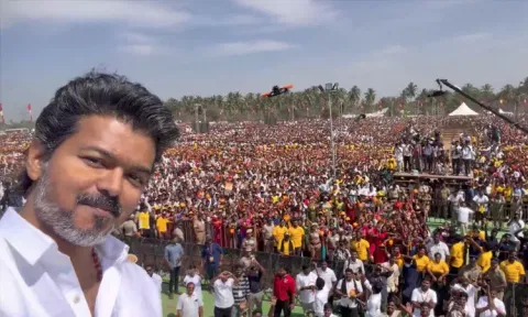 ஈரோடு பொதுக்கூட்டத்தில் தொண்டர்களுடன் எடுத்த செல்பி வீடியோவை வெளியிட்ட விஜய்