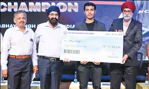 ஸ்குவாஷ் உலகக் கோப்பையை வென்ற இந்திய வீரருக்கு ரொக்கப்பரிசு
