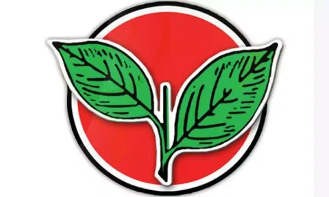 இரட்டை இலை சின்னம் குறித்த வழக்கு: டெல்லி ஐகோர்ட்டில் தேர்தல் ஆணையம் பதில் மனு தாக்கல்
