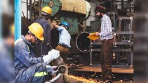 PMI: Manufacturing sector activity
