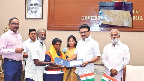 CM Stalin hands over Rs 1 lakh to Padma on Monday; (insert) Jewellery found at T Nagar