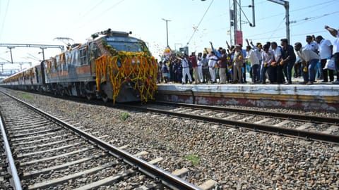Vibrant welcome at Kovilpatti as Thiruvananthapuram-Tambaram Amrit Bharat Express arrives on Friday. -