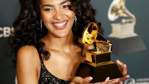Representative Image for Grammys women