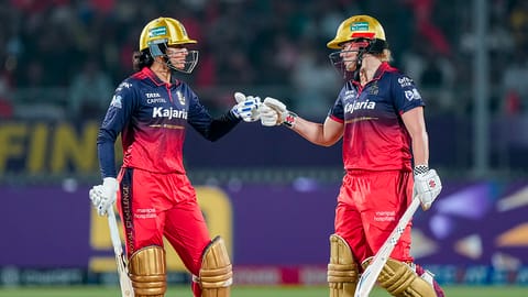 Smriti Mandhana and Georgia Voll