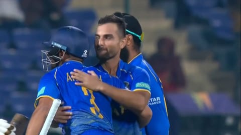 Muhammad Arfan hits the winning runs against Canada