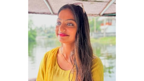 Kumbh Mela girl Monalisa, Muslim husband Farman Khan thank Kerala government for supporting their marriage