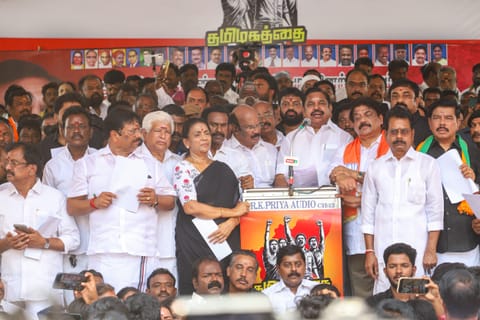 AIADMK general secretary Edappadi Palaniswami addressing NDA's protest against the State government at MGR Nagar in Virugambakkam on Tuesday