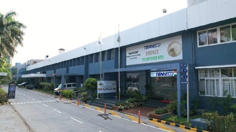 Tenneco rides SUV wave, bets on R&D to power growth