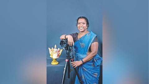 Rekha Vijayashankar, Librarian-photographer