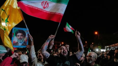 India asks its nationals in Iran to 'expeditiously exit'