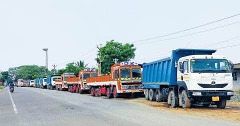 Representative image of Kanniyakumari-Kerala mineral lorry