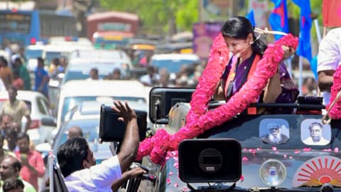 DMK Deputy General Secretary and MP Kanimozhi Kanunanidhi