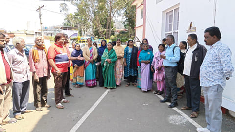 Villagers protested at the municipality office in Ooty.