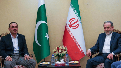 Iranian Foreign Minister Abbas Araghchi (Right) | Pakistan Army chief Field Marshal Asim Munir (Left)