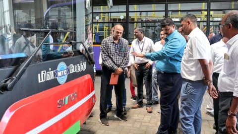 MD of MTC Chennai, Dr
Prabhushankar T Gunalan inspecting the prototype Air-Conditioned and Non-AC buses