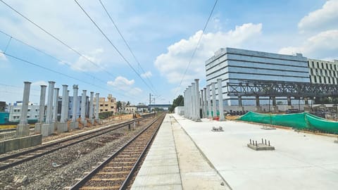 Pedestrian skywalk connecting Kilambakkam