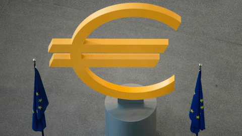 The Euro currencysymbol isseen priorto a press conference after an ECB’s governing councilmeeting in Frankfurt, Germany
