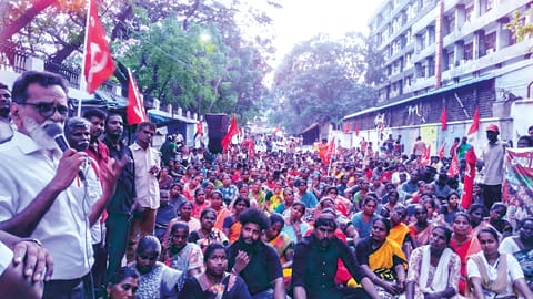 Sanitary workers protest