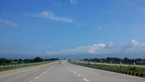 Ganga Expressway to cut freight time, unlock Rs 30,000 cr annual savings on logistics